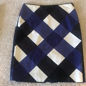 WHBM Black/Blue & White light weight fitted skirt.
